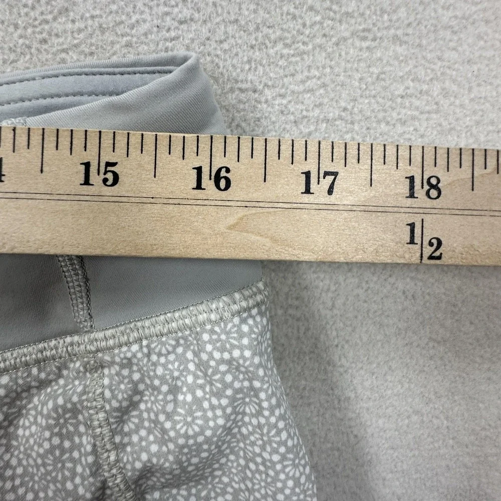 Lululemon Shorts Womens 8 Gray White Speed Up Shorts Running Built-In Liner Gym